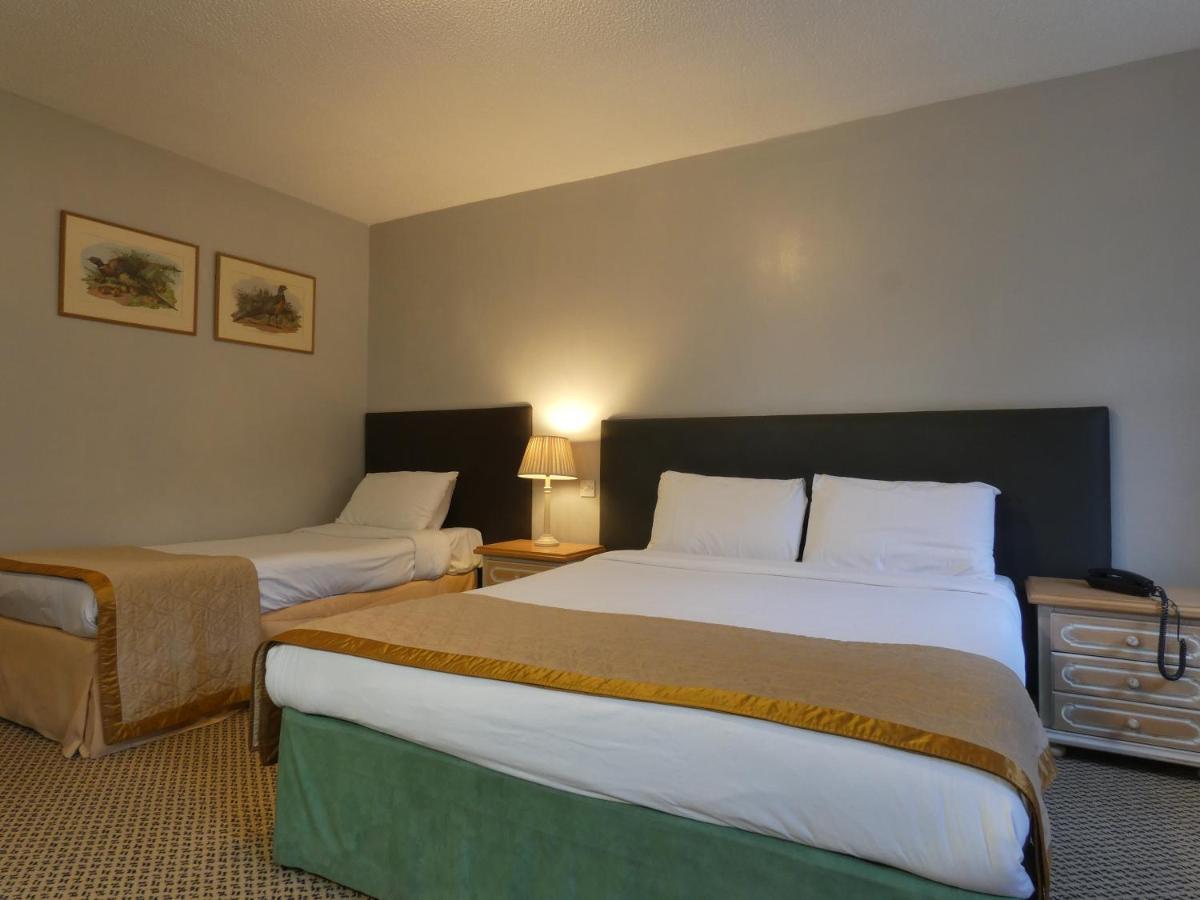 Brook Marston Farm Hotel 3*