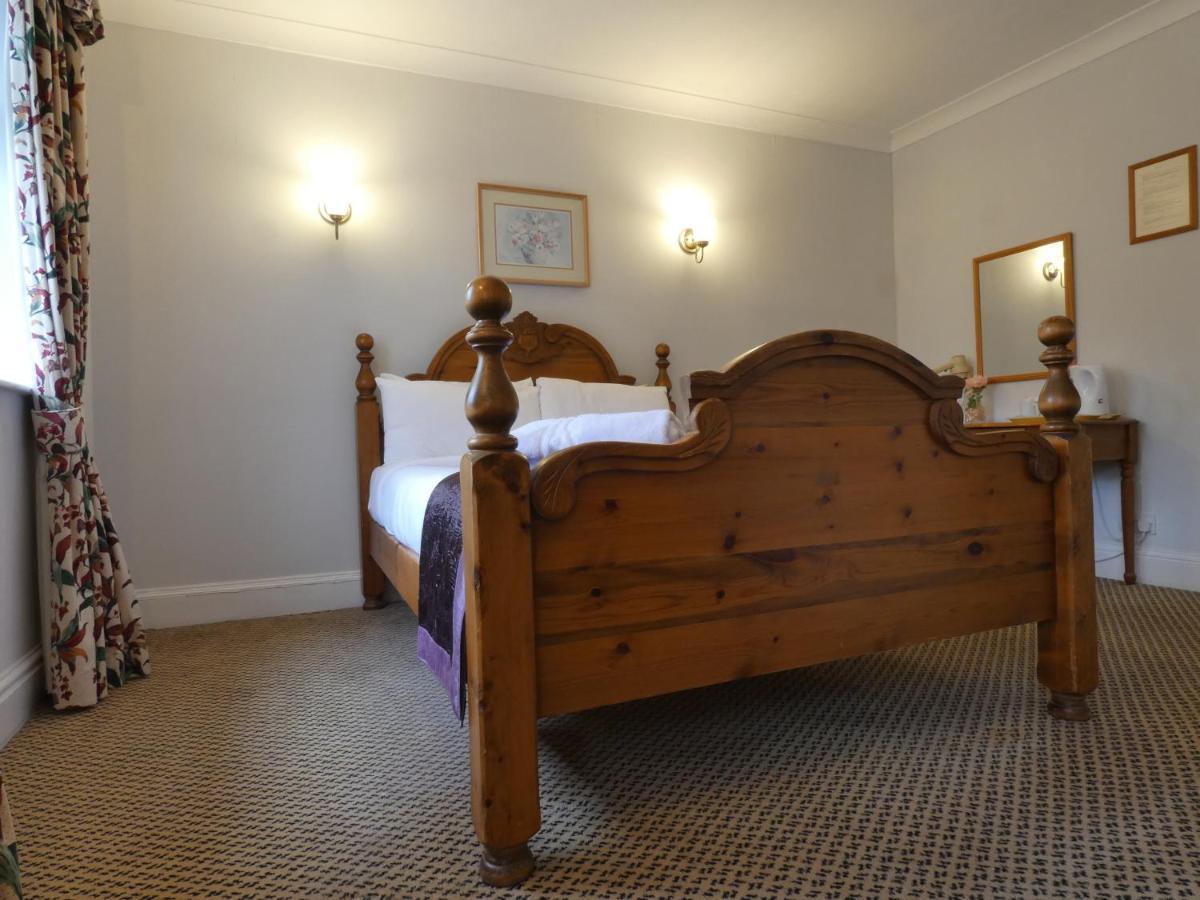 Brook Marston Farm 3*